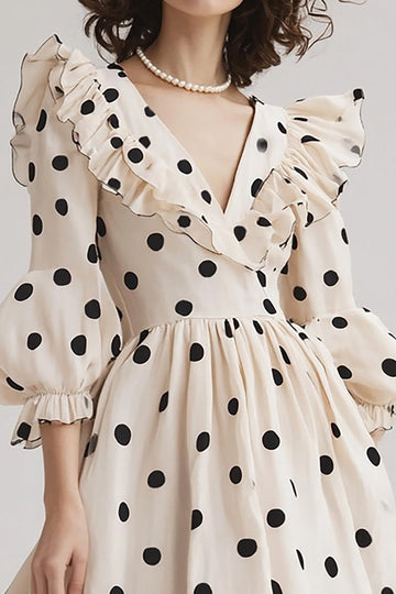 Ivory A Line V-hals Volang Svart Polka Dots Klänning med puffärmar